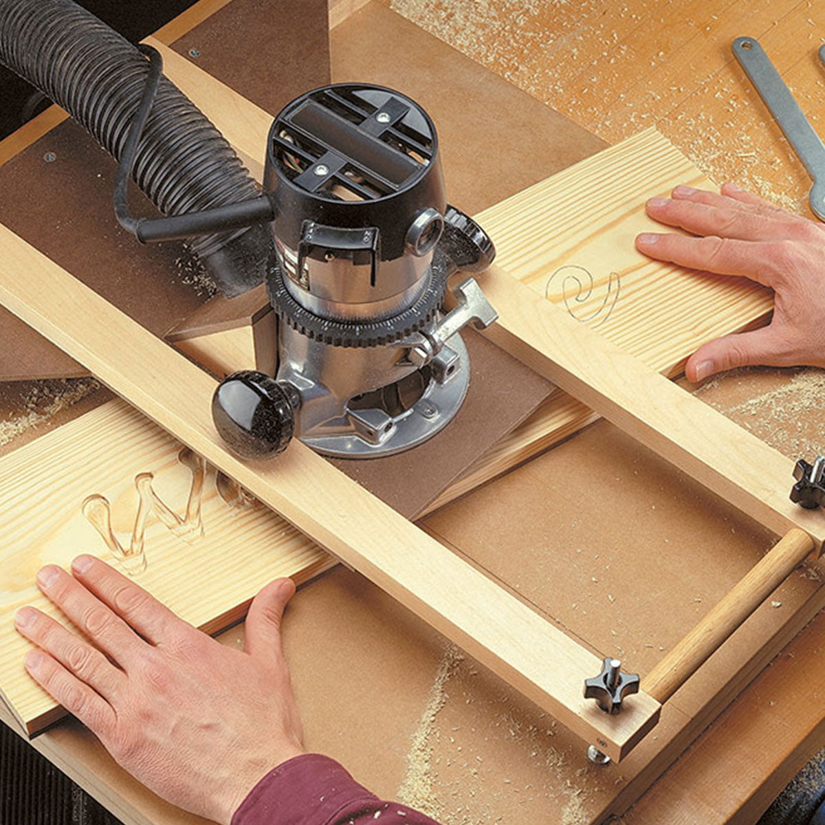 Woodsmith Shop-Made Pin Router Plan