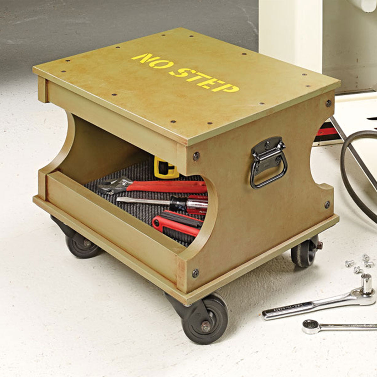 Woodsmith Roll-Around Shop Stool Plan