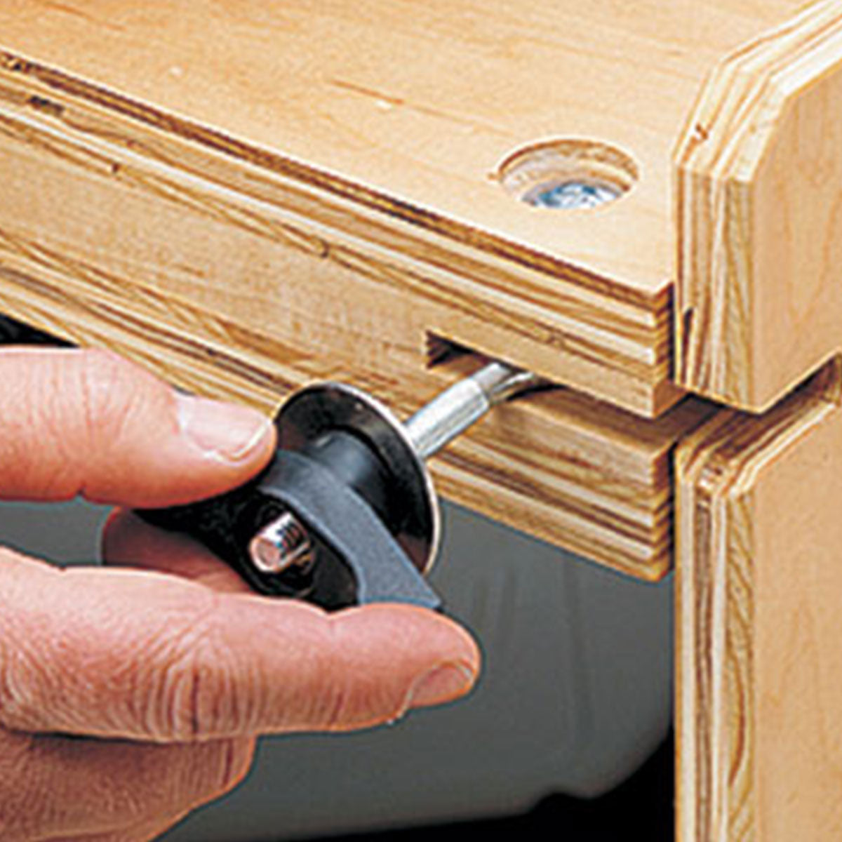 Woodsmith Flip-Top Tool Stand Plan