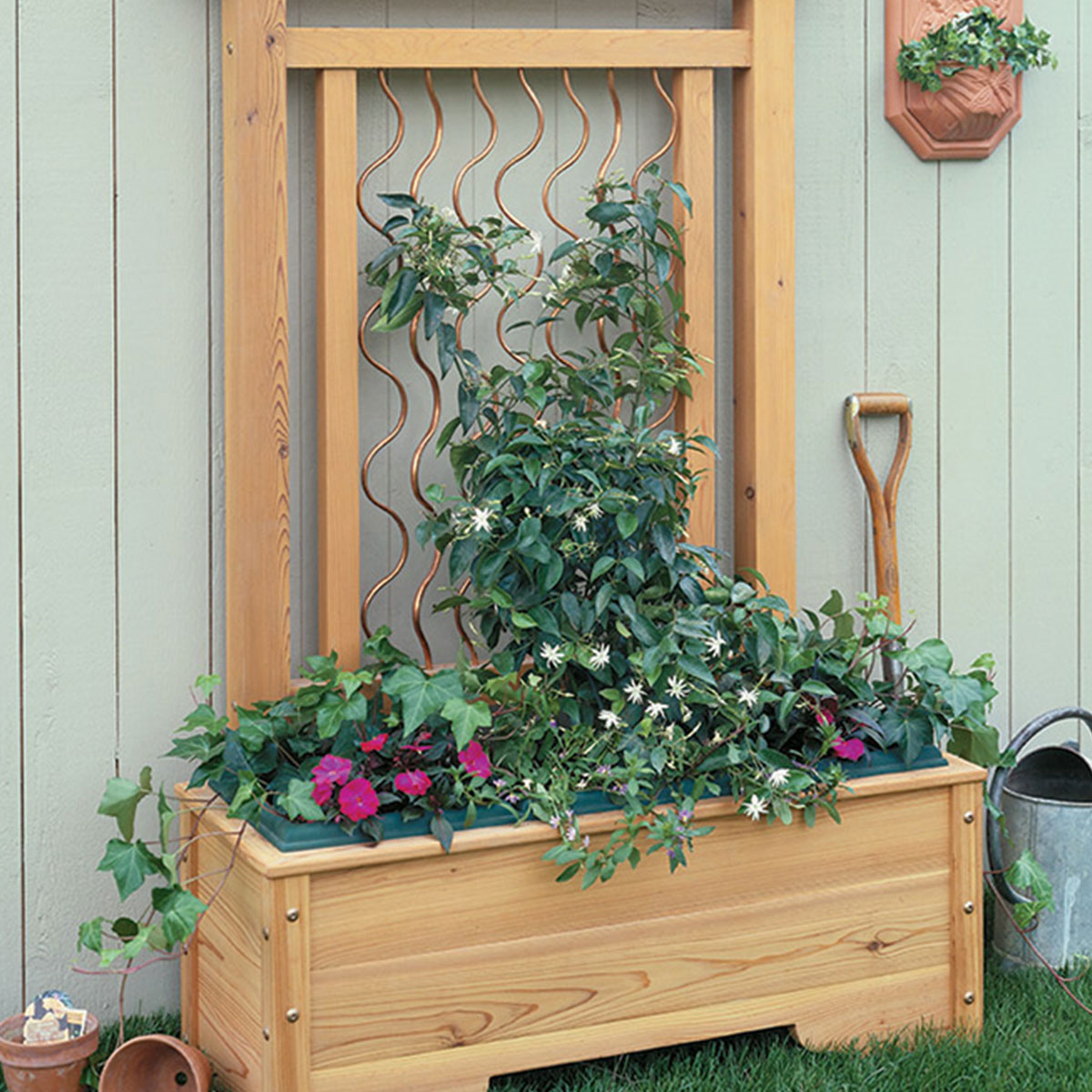 Woodsmith Trellis with a Twist Plan