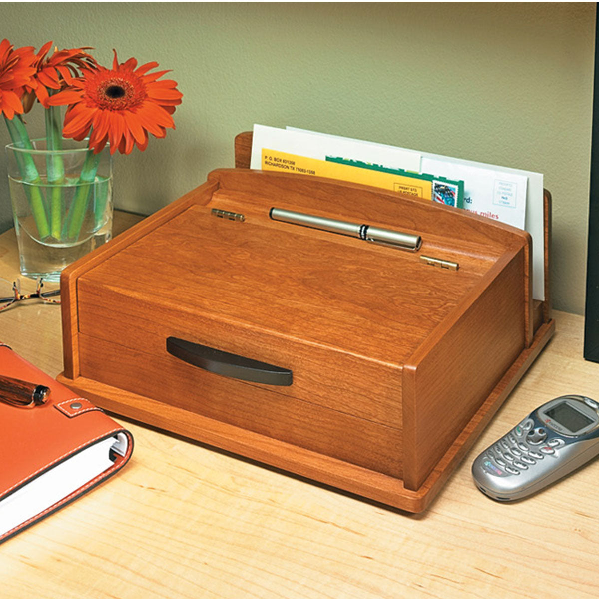 Woodsmith Desktop Message Center Plan