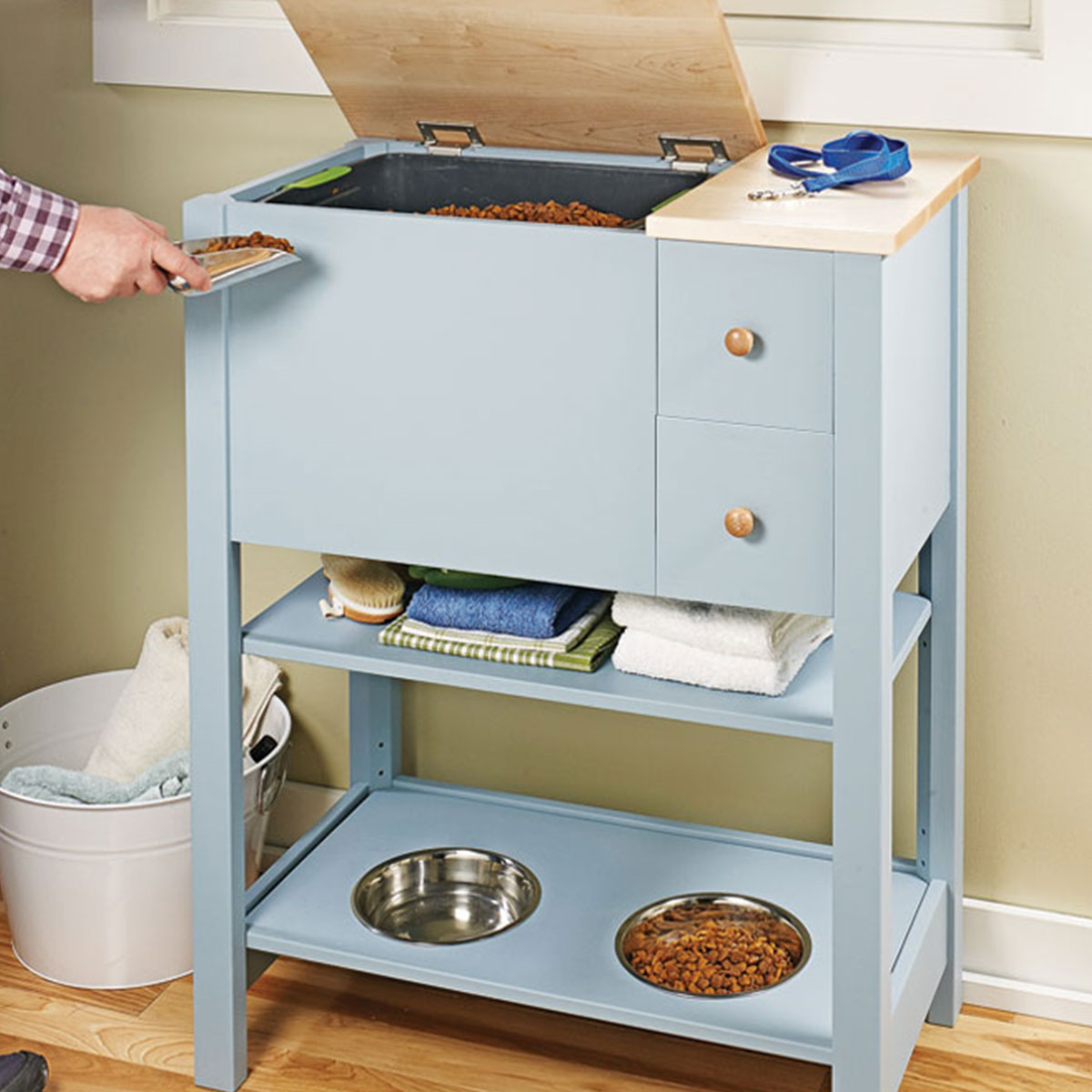 Woodsmith Compact Pet Feeding Center Plan